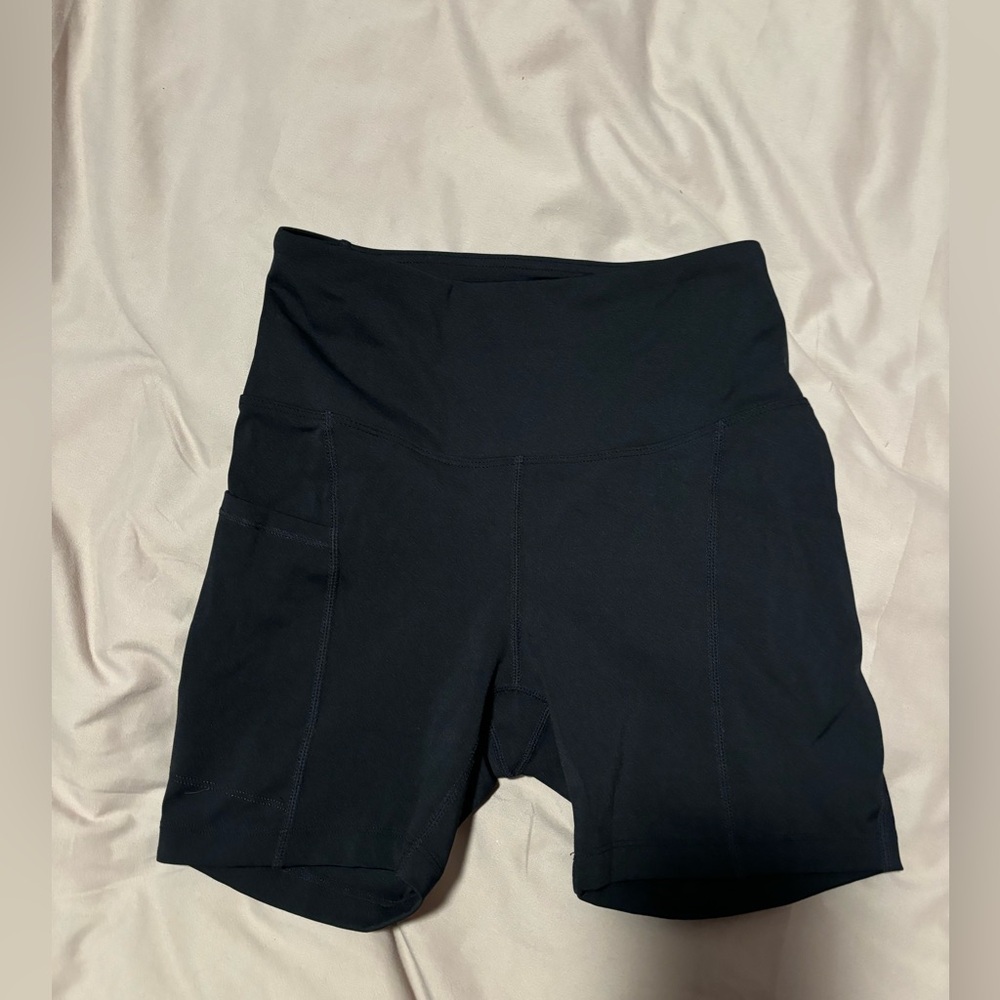 Athletic women’s biker shorts